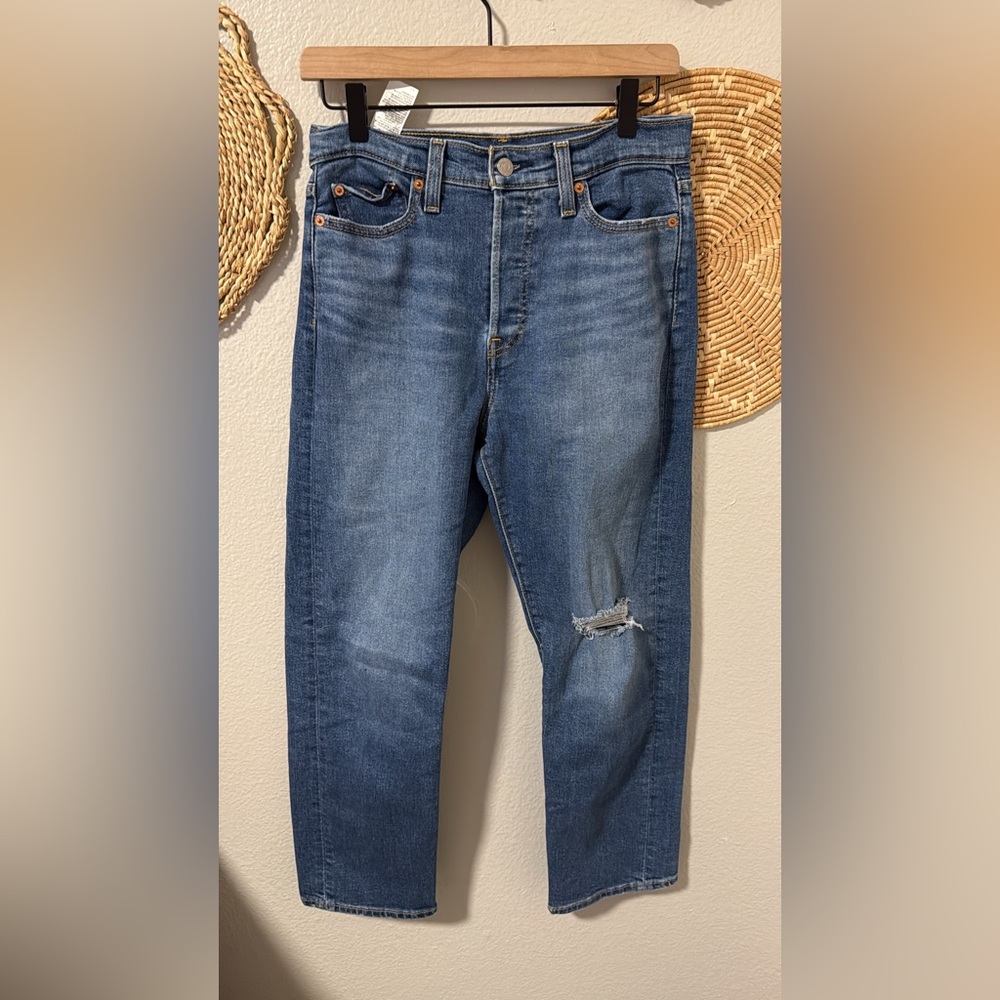 LEVIS straight leg wedgie jeans